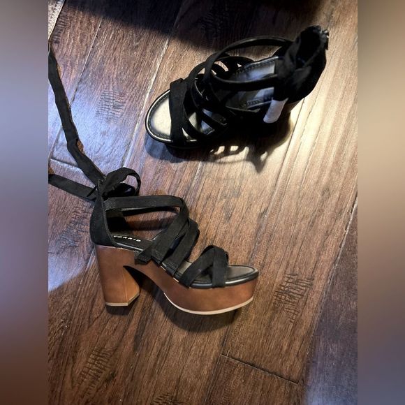 NWOT Torrid Chunky Black Suede Stacked Heels S:8W - Picture 2 of 10